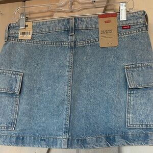 NWT Levi’s 90s cargo skirt